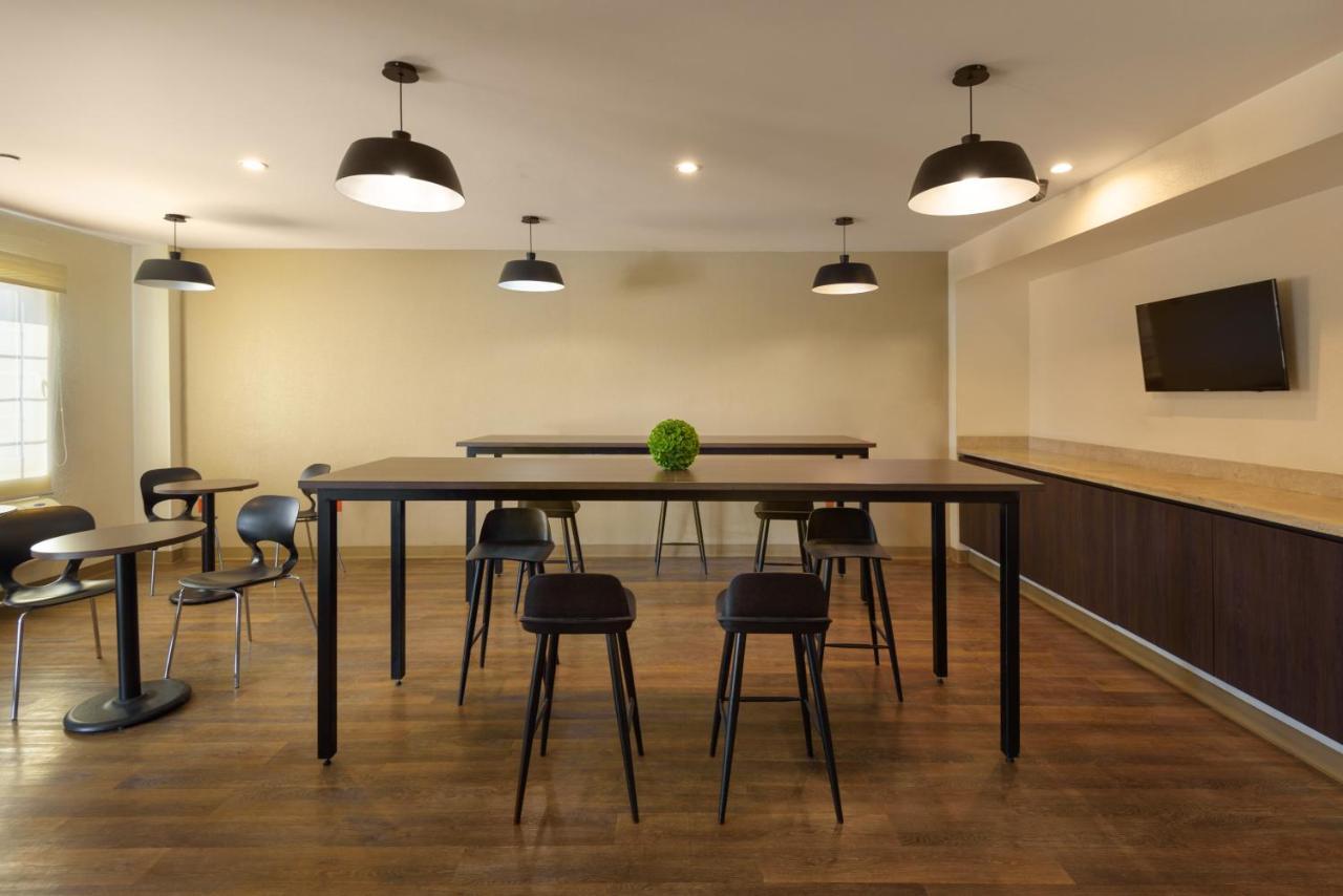 Extended Suites Tijuana Macroplaza Esterno foto