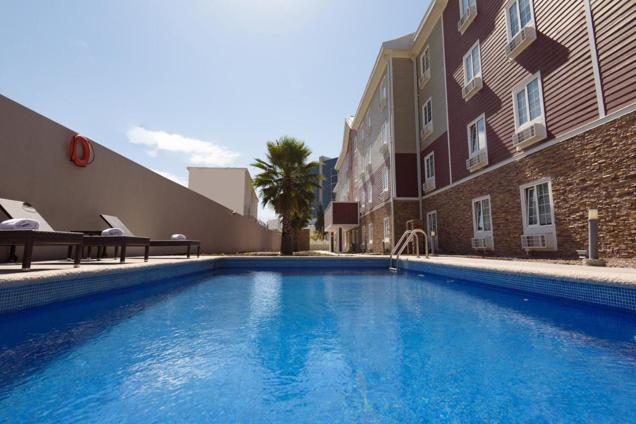 Extended Suites Tijuana Macroplaza Esterno foto