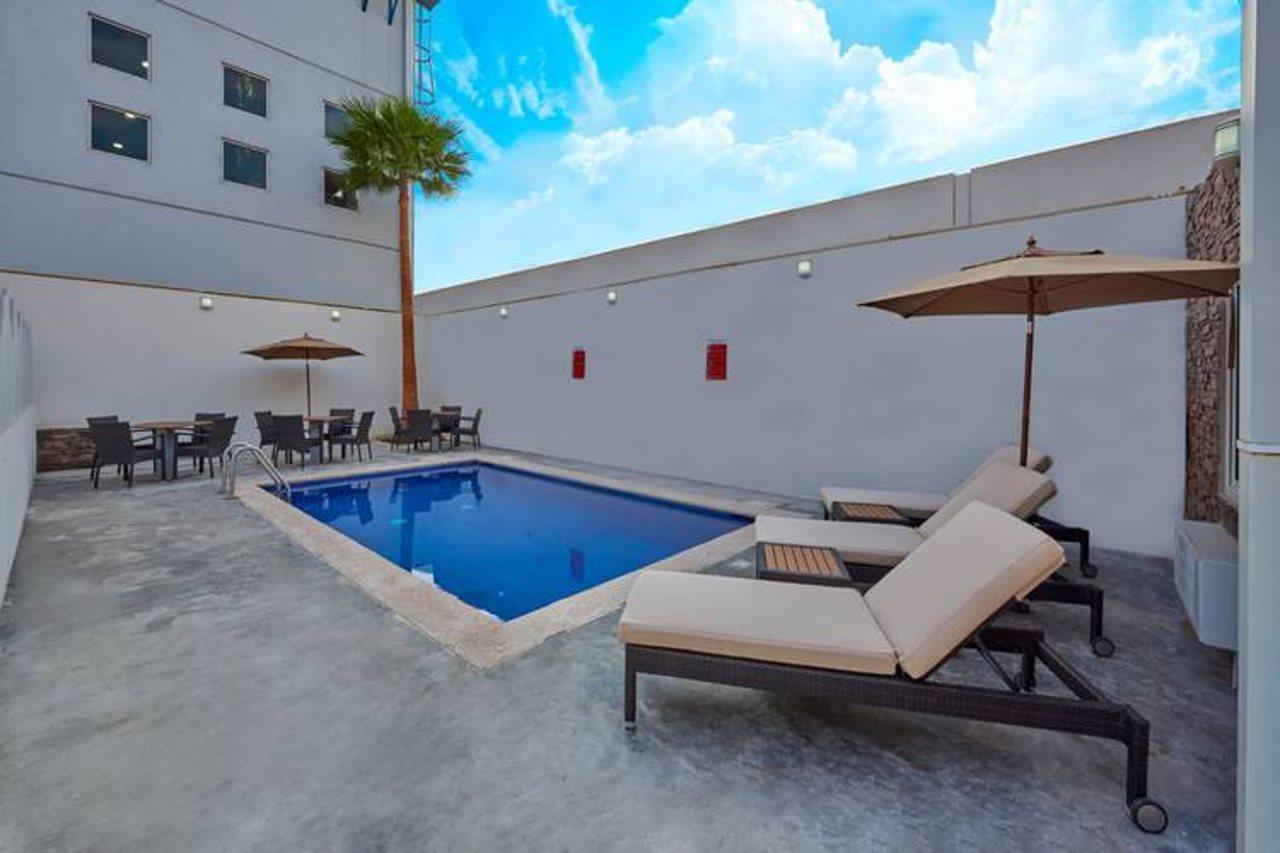 Extended Suites Tijuana Macroplaza Esterno foto
